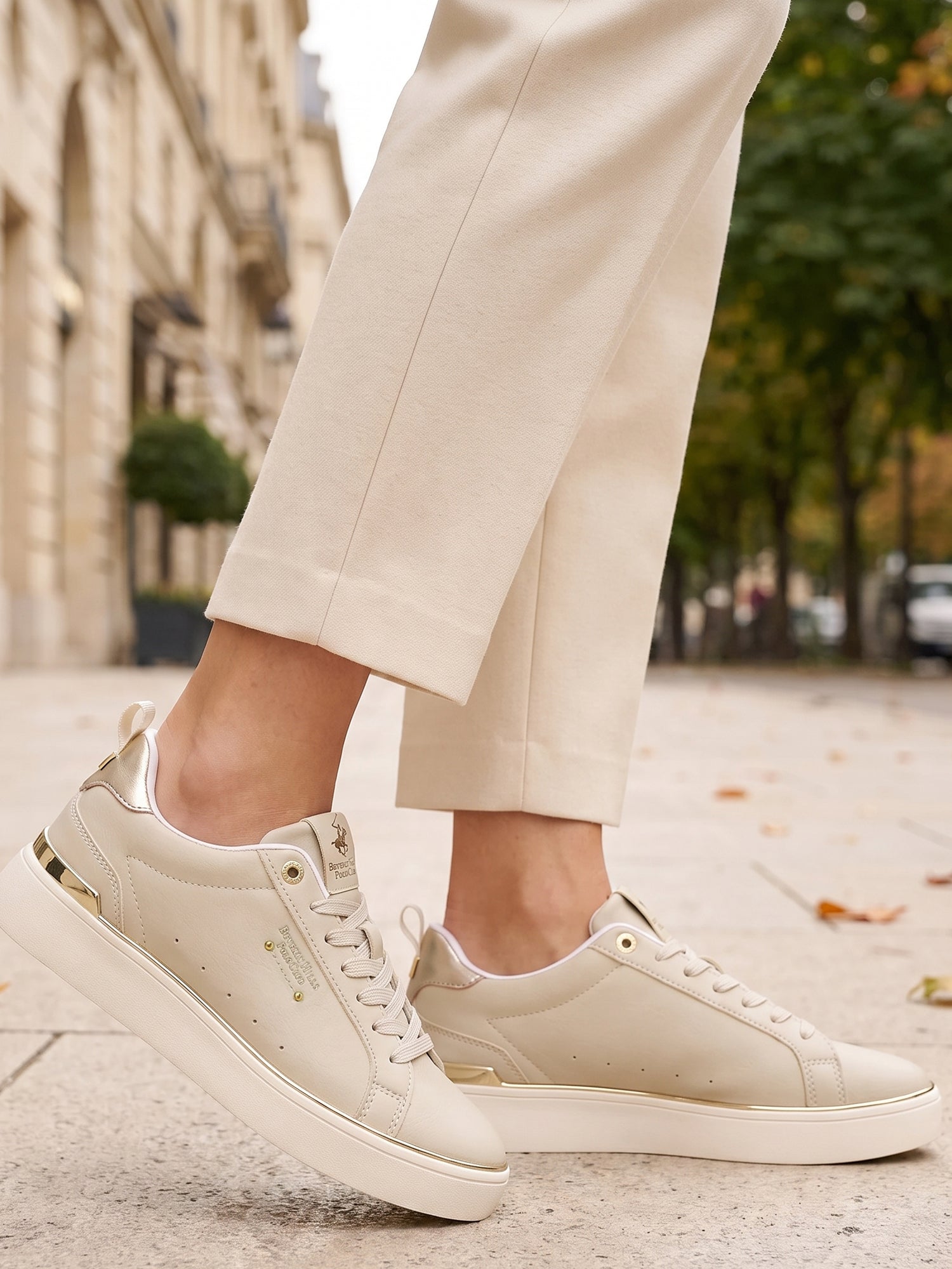 01757 Beige Court Flat