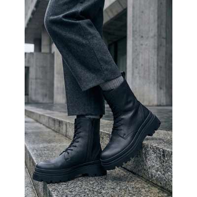 06236 Matera Leather Boots Black